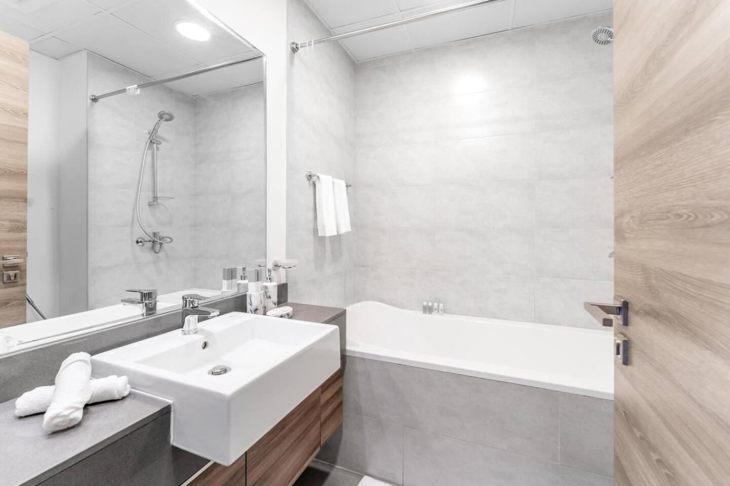 Bloom Heights B Apartment *